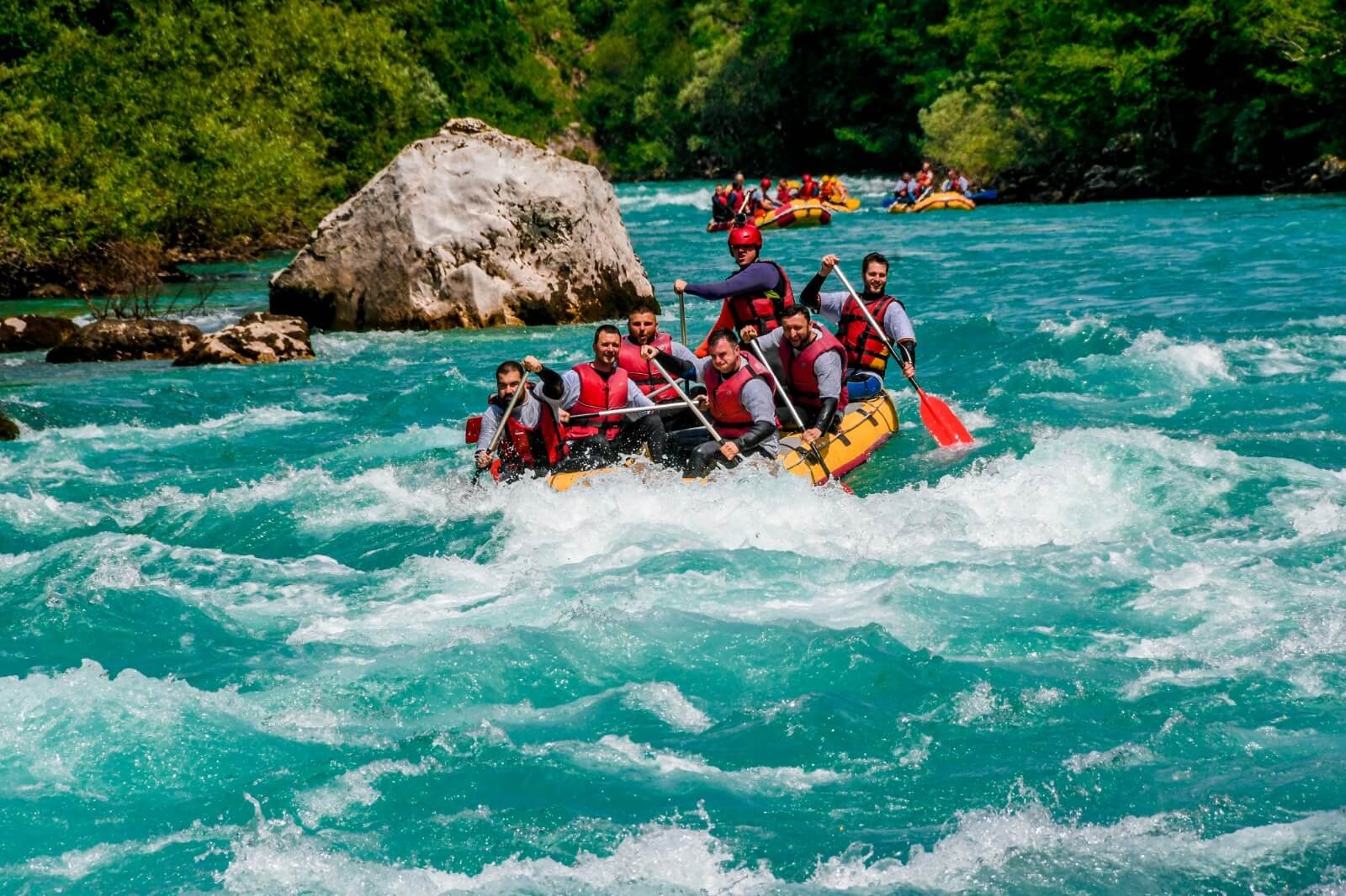 O nama rafting kroz brzake