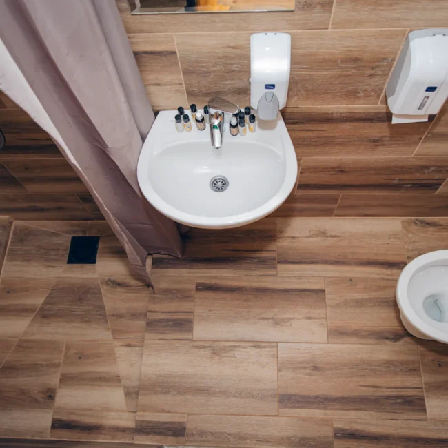 clean bathroom